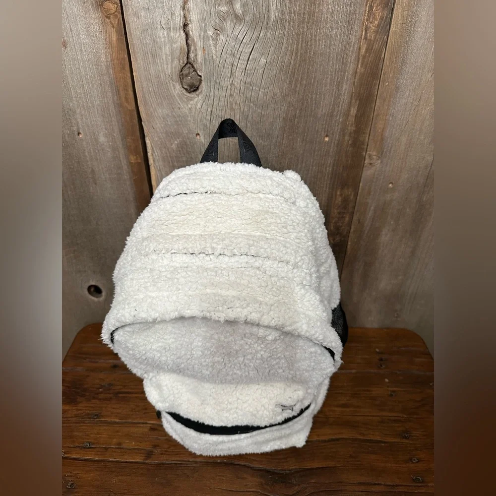 Victoria’s Secret PINK Campus Backpack Sherpa Limited Edition Full Size